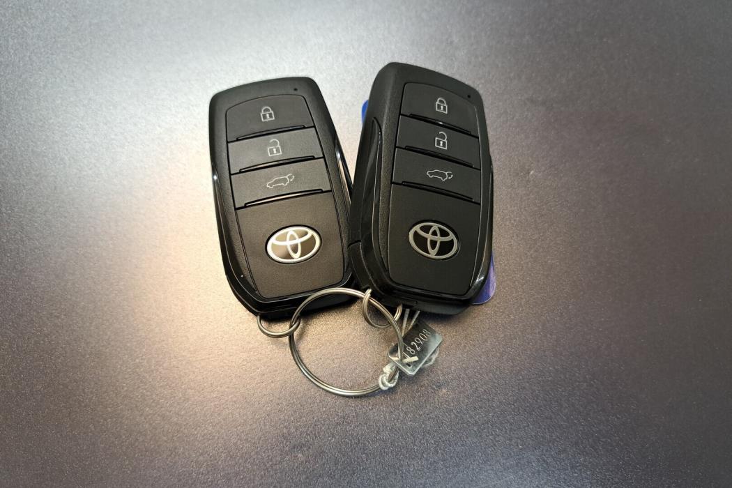 TOYOTA COROLLA CROSS 2025