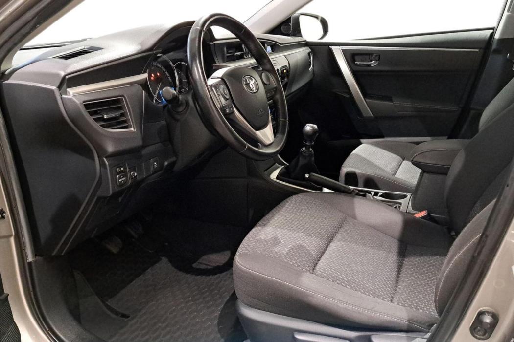 TOYOTA Corolla 2013