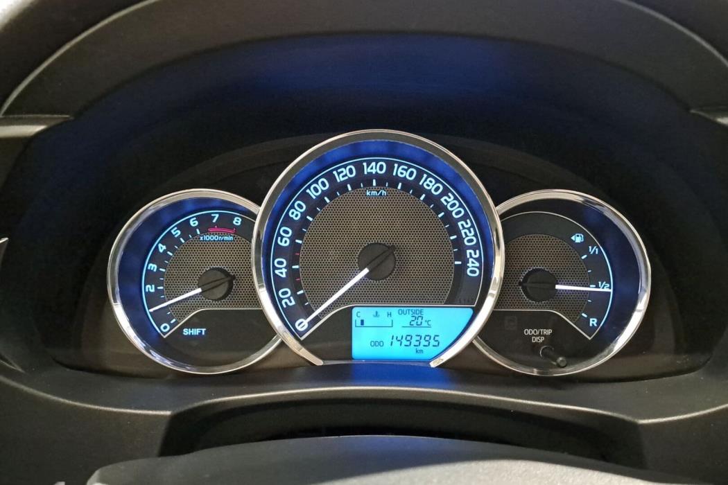 TOYOTA Corolla 2013