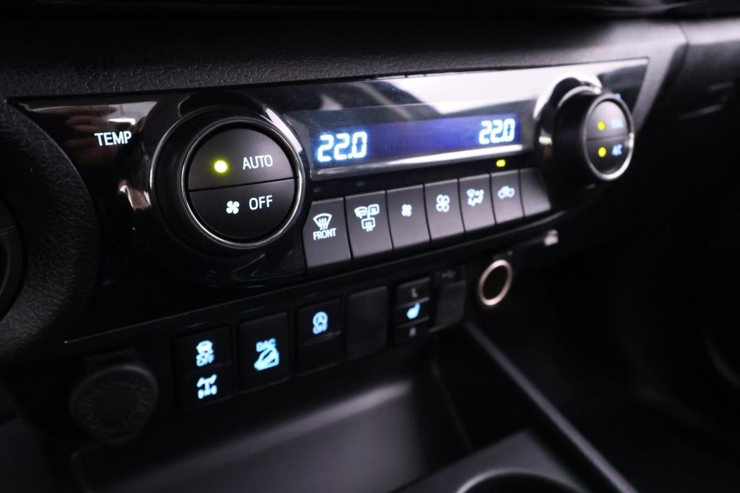 TOYOTA Hilux 2022