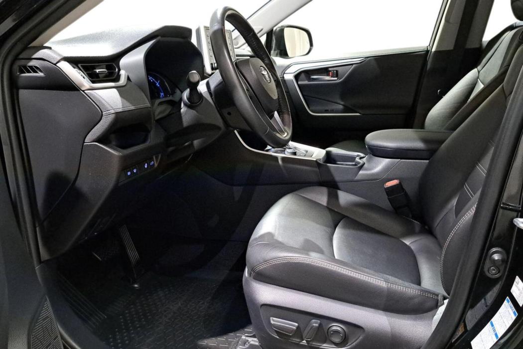 TOYOTA RAV4 2019
