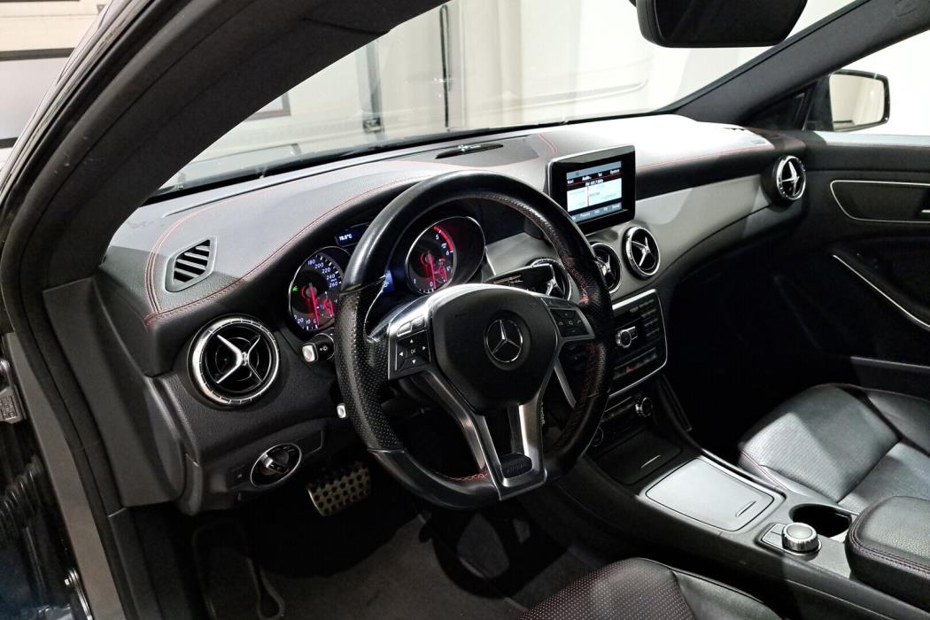 MERCEDES-BENZ CLA 2014