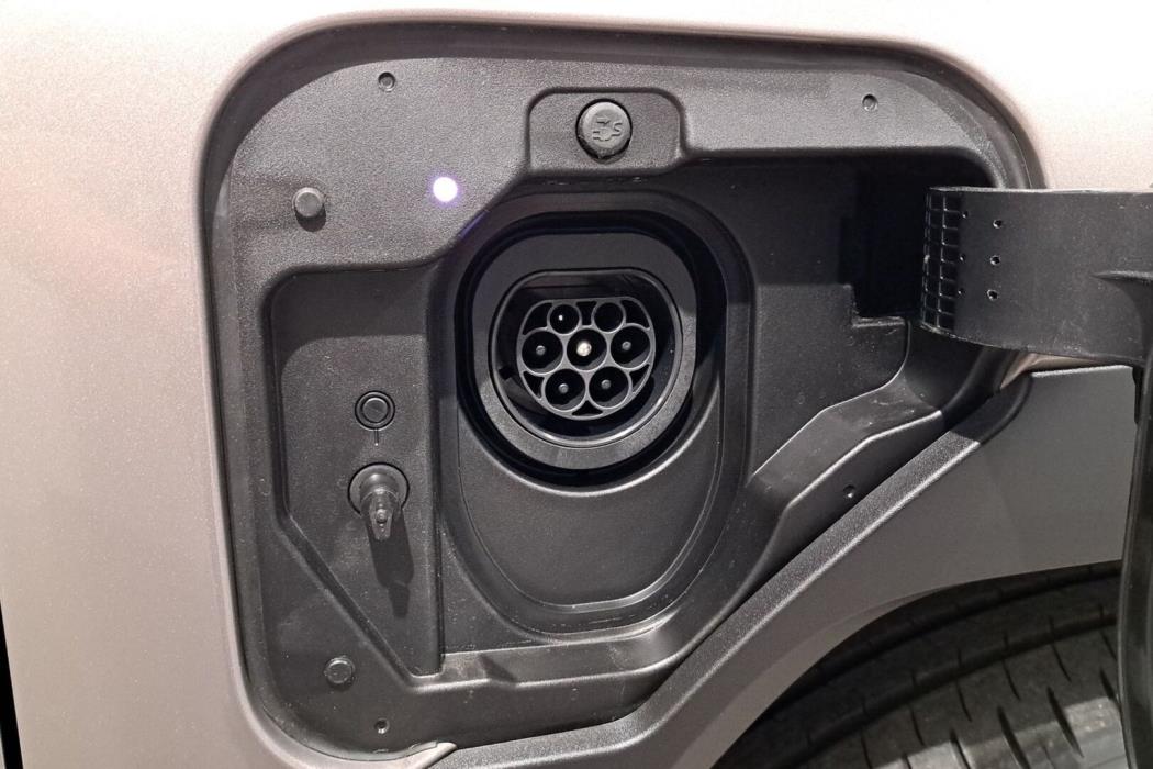 TOYOTA RAV4 PLUG-IN 2026