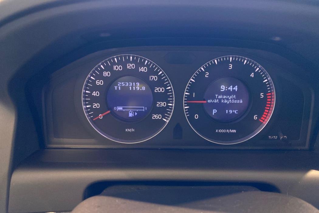 VOLVO XC60 2010
