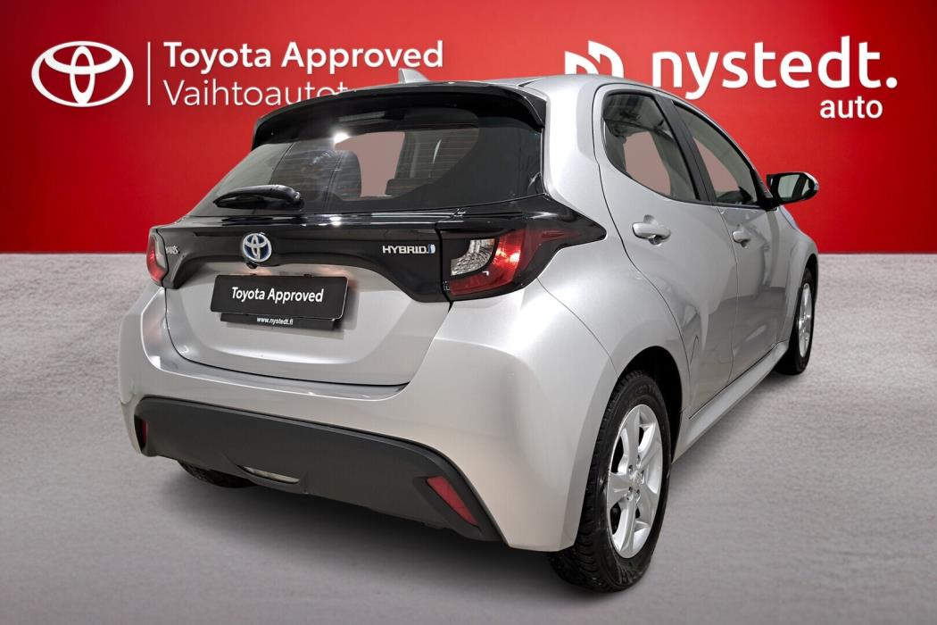 TOYOTA Yaris 2023