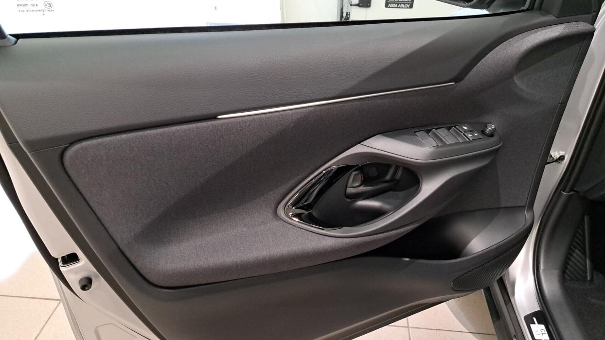 TOYOTA Yaris Cross 2025