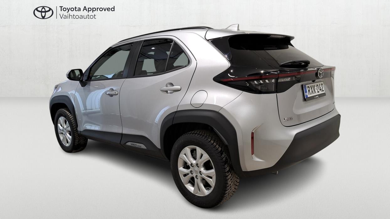 TOYOTA Yaris Cross 2025