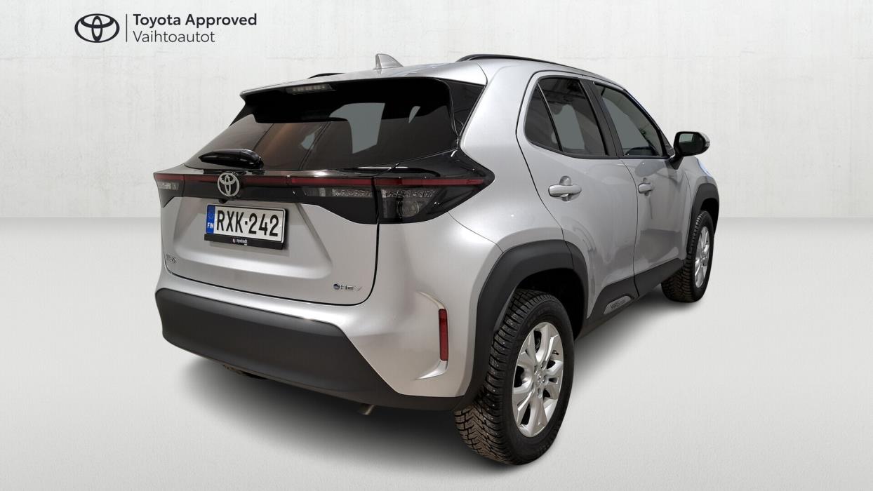 TOYOTA Yaris Cross 2025