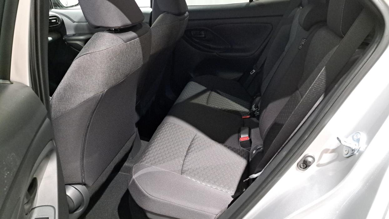 TOYOTA Yaris Cross 2025