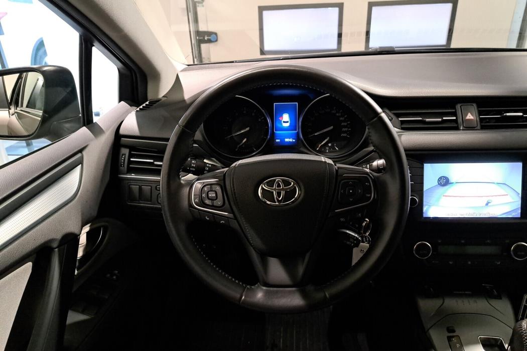 TOYOTA Avensis 2018