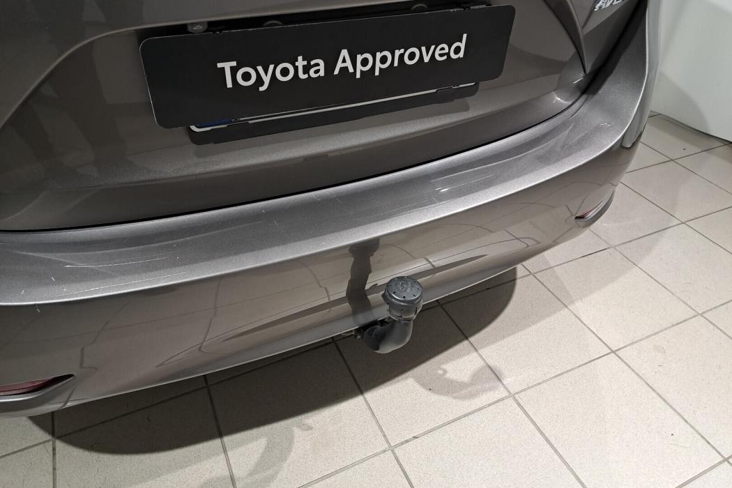 TOYOTA Avensis 2018