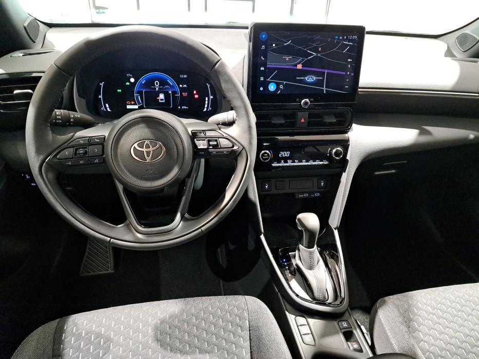 TOYOTA Yaris Cross 2024