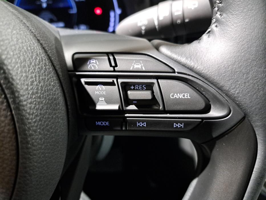 TOYOTA Yaris Cross 2024