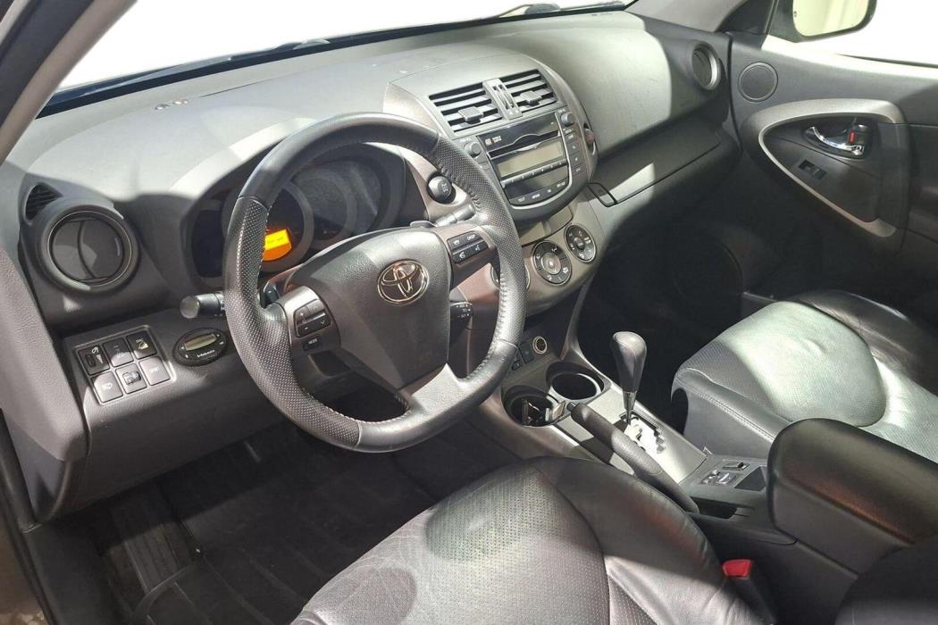 TOYOTA RAV4 2010