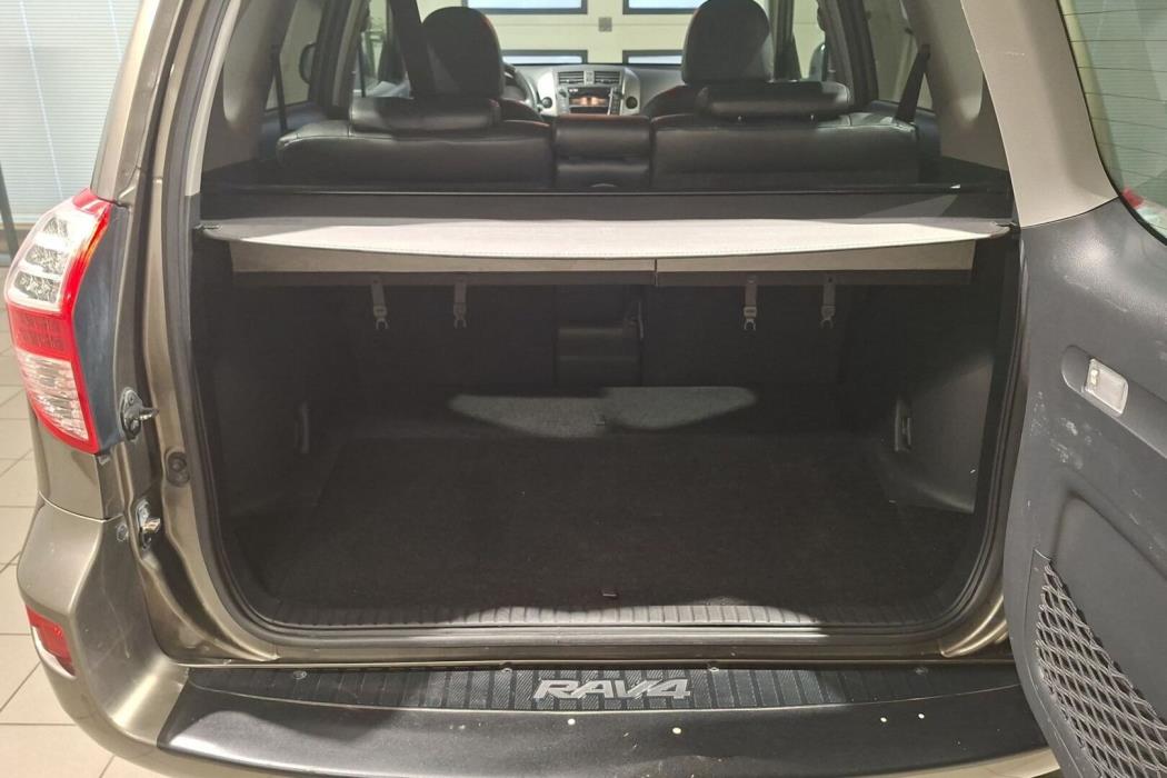 TOYOTA RAV4 2010