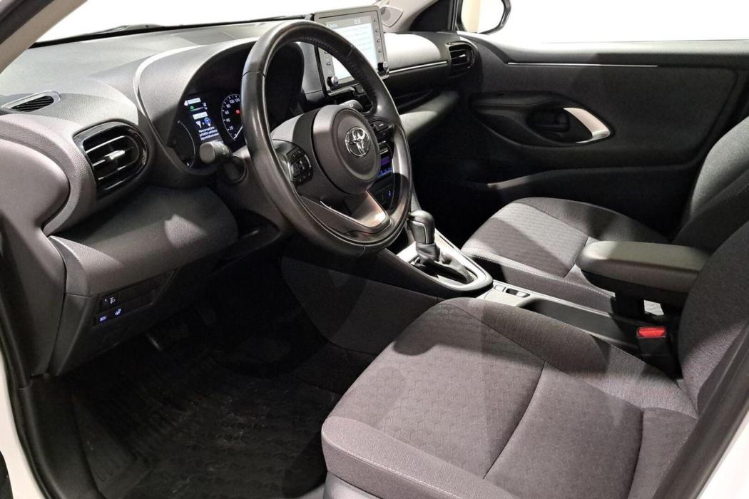 TOYOTA Yaris 2021