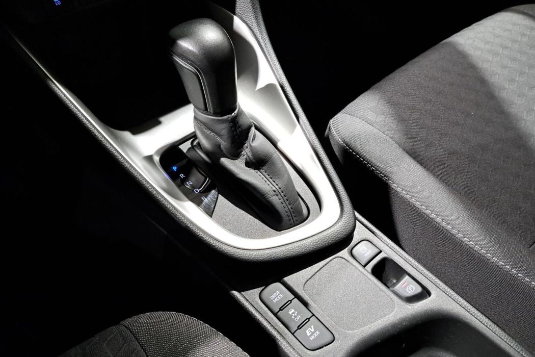 TOYOTA Yaris 2021