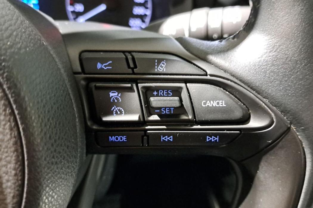TOYOTA Yaris 2021