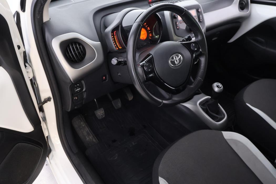 TOYOTA AYGO 2015
