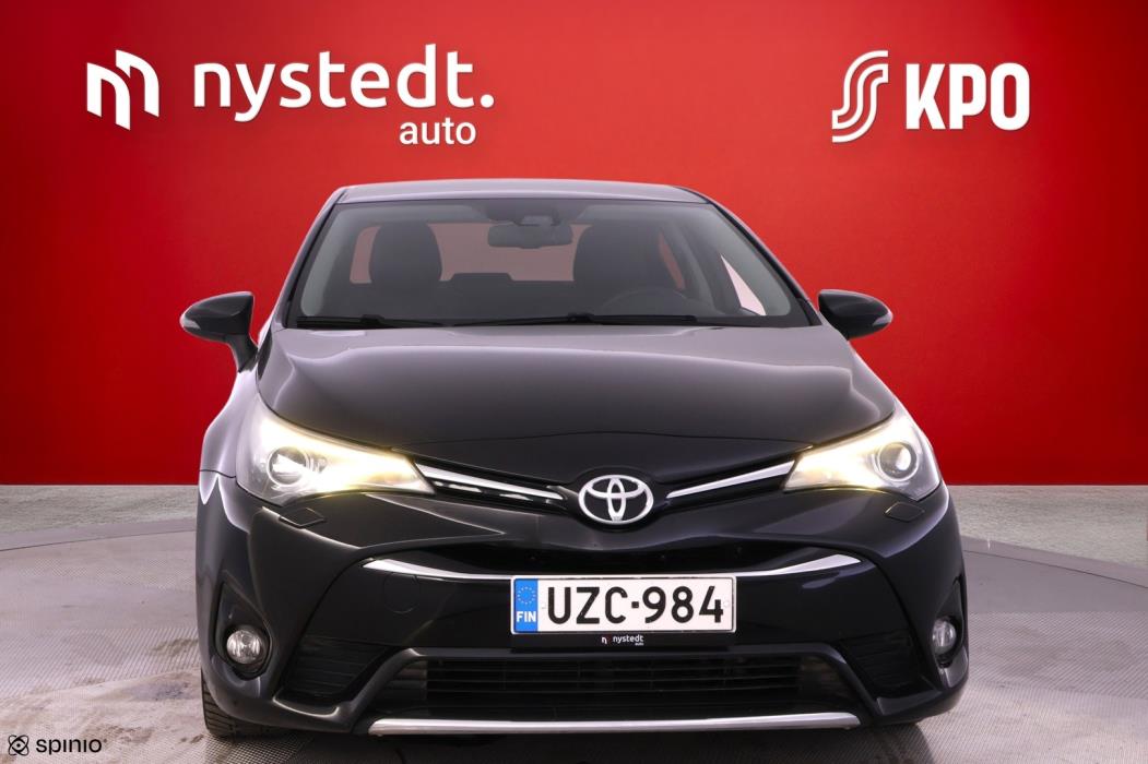 TOYOTA Avensis 2015