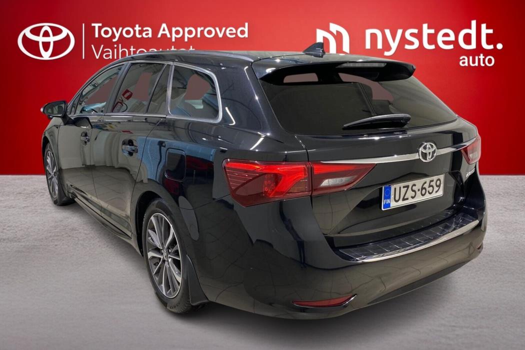 TOYOTA Avensis 2017