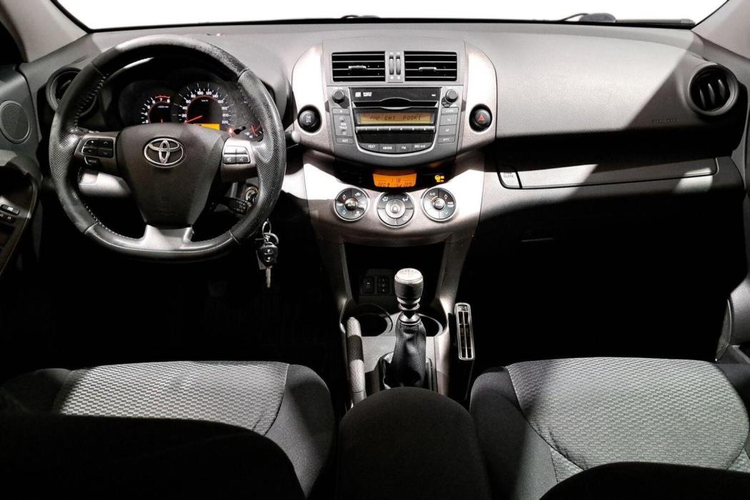 TOYOTA RAV4 2010