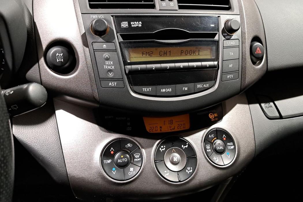TOYOTA RAV4 2010
