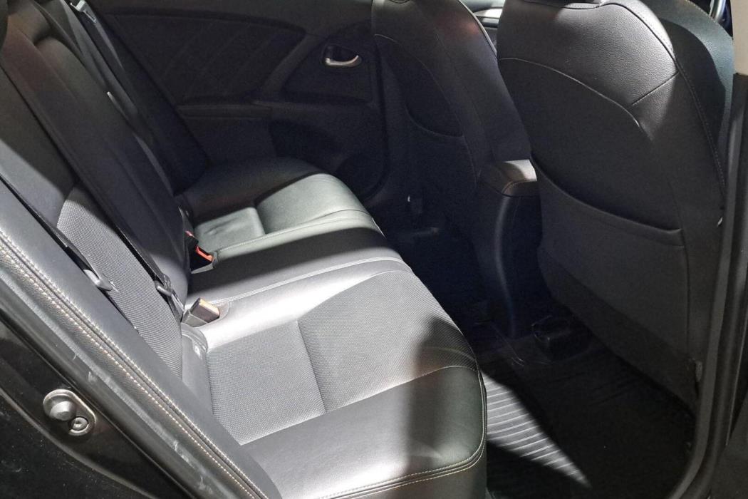 TOYOTA Avensis 2015