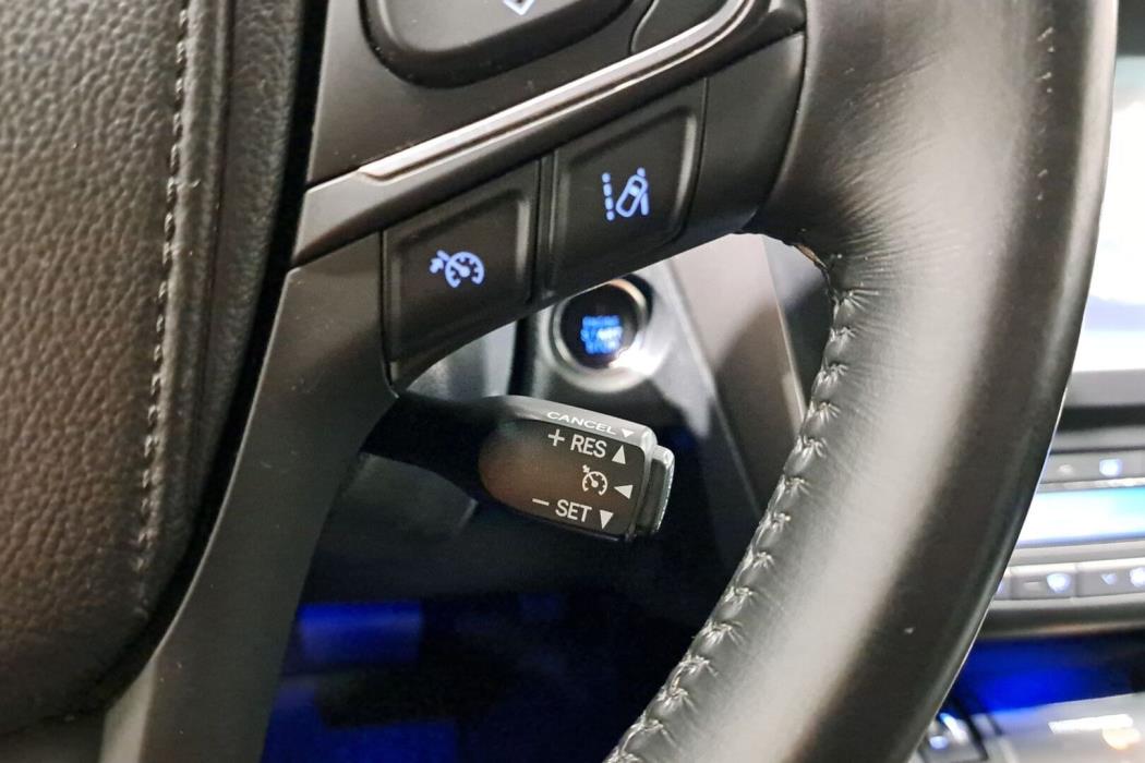 TOYOTA Avensis 2015