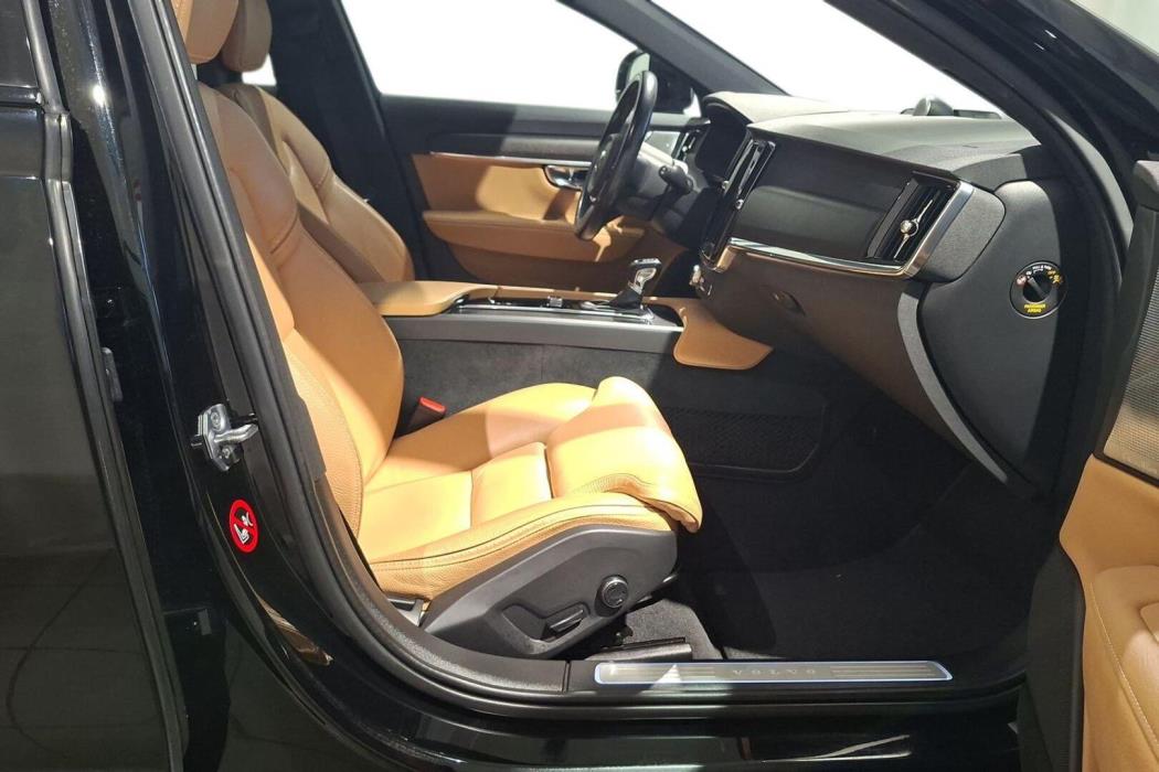 VOLVO V90 Cross Country 2017