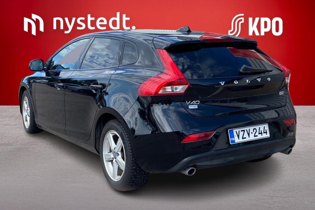 VOLVO V40 2018
