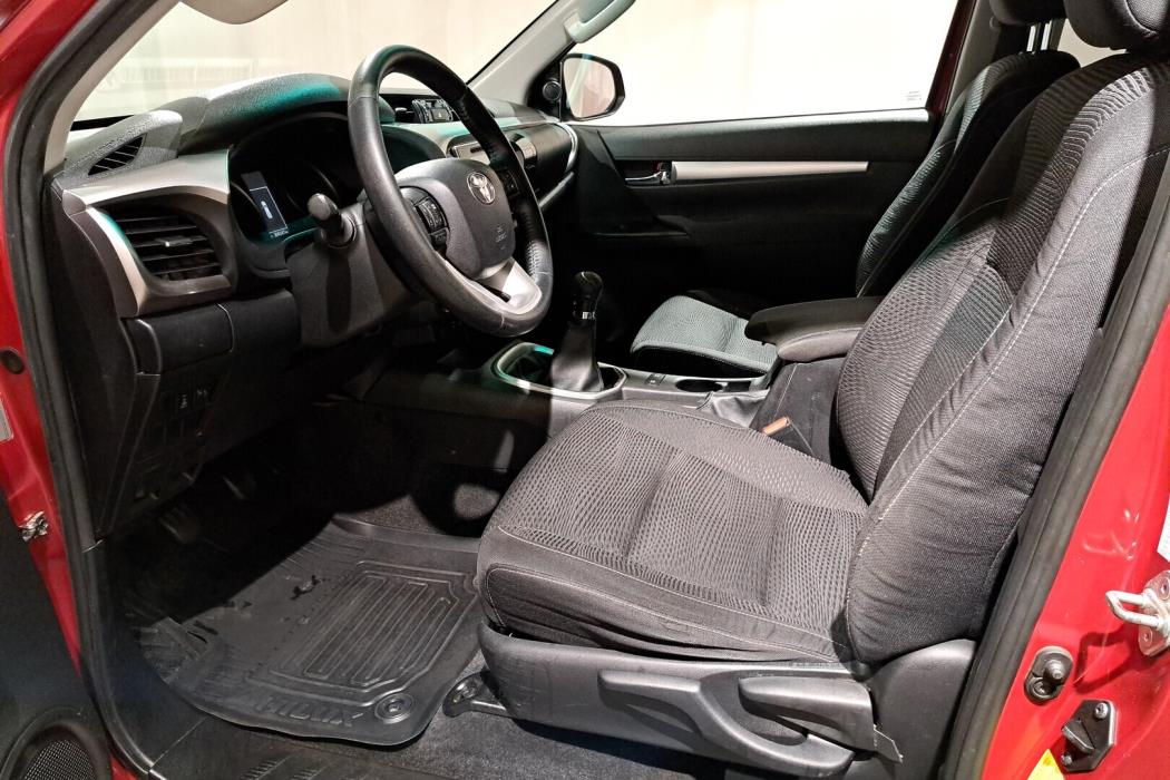 TOYOTA Hilux 2016