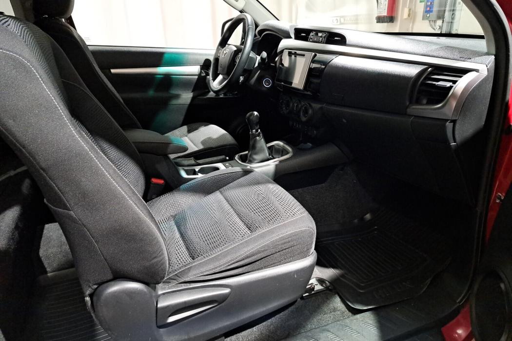TOYOTA Hilux 2016