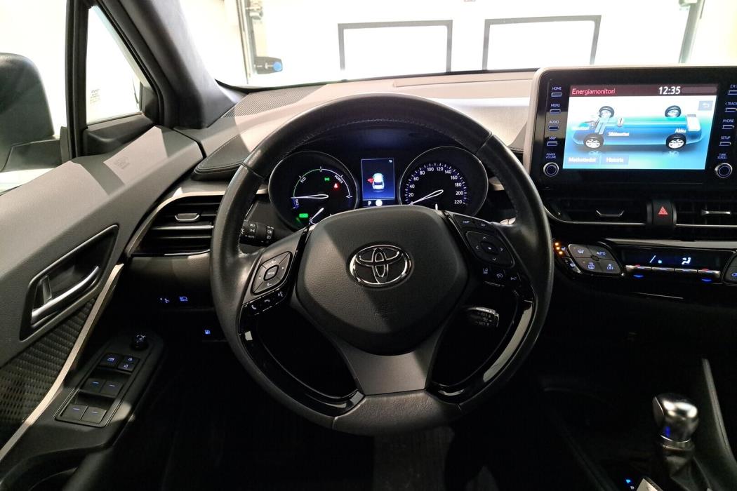 TOYOTA C-HR 2023