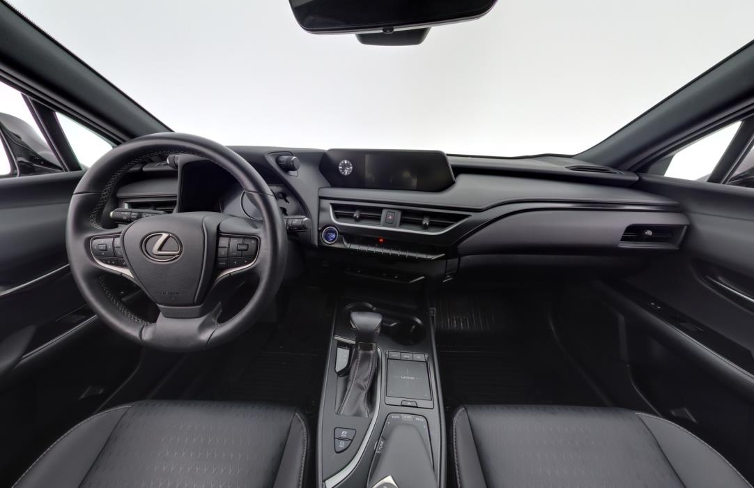 LEXUS UX 2022
