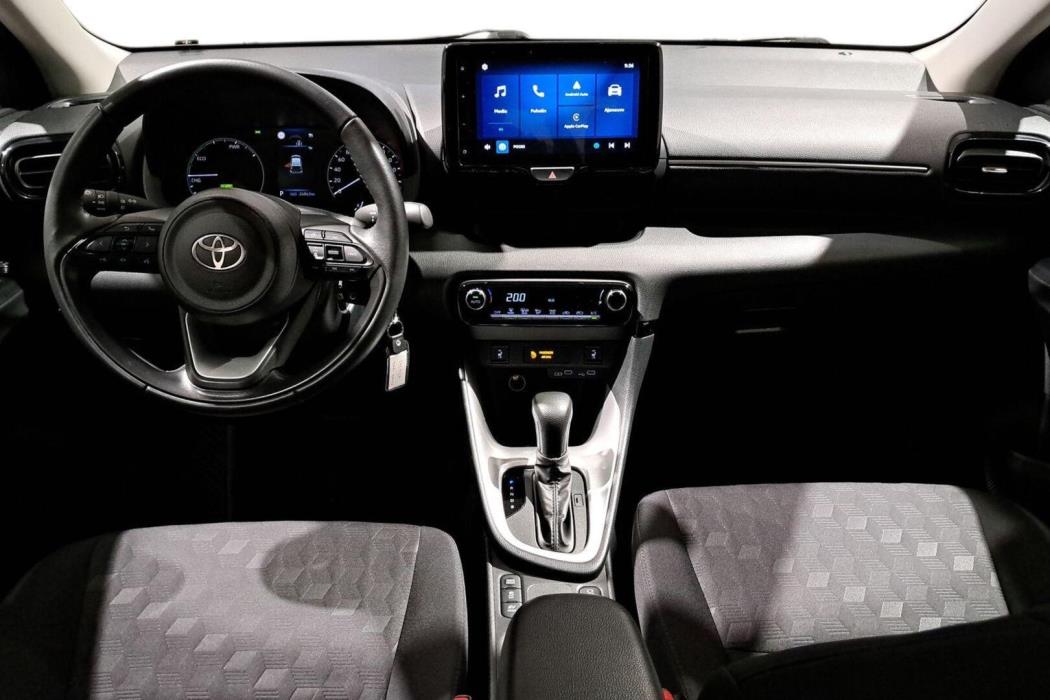 TOYOTA Yaris 2025