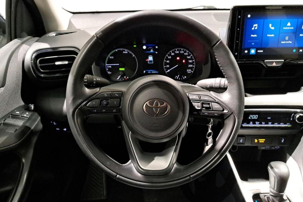 TOYOTA Yaris 2025