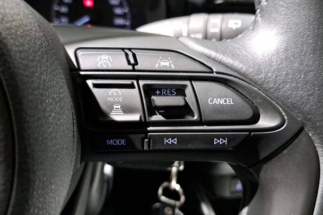 TOYOTA Yaris 2025