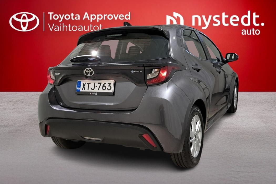 TOYOTA Yaris 2025