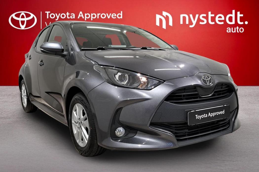 TOYOTA Yaris 2025