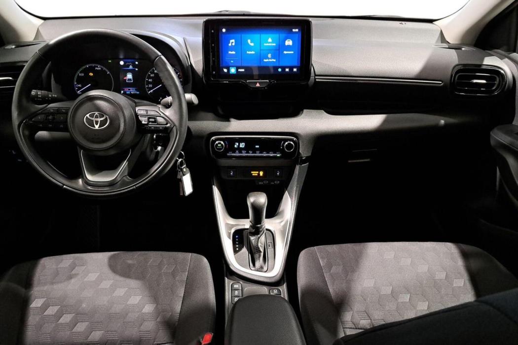 TOYOTA Yaris 2025
