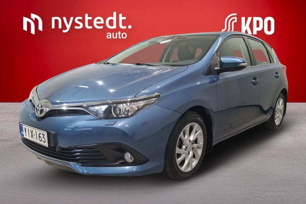 TOYOTA Auris 2015