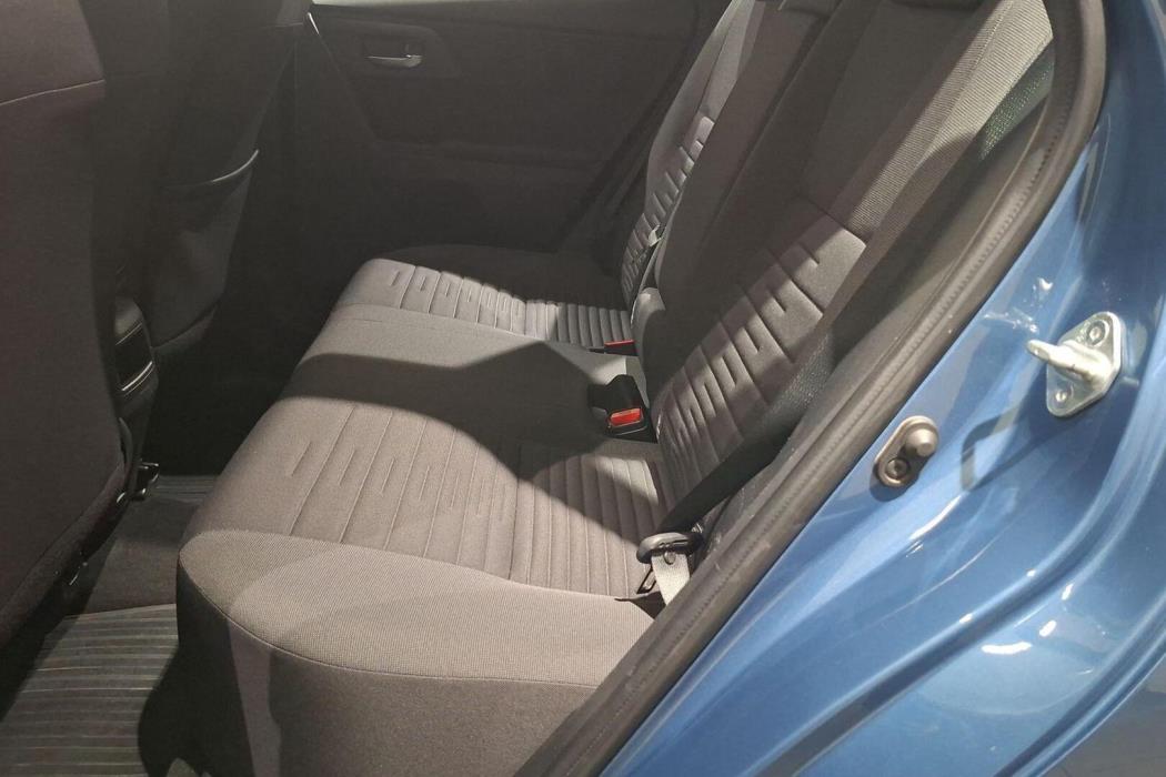 TOYOTA Auris 2015