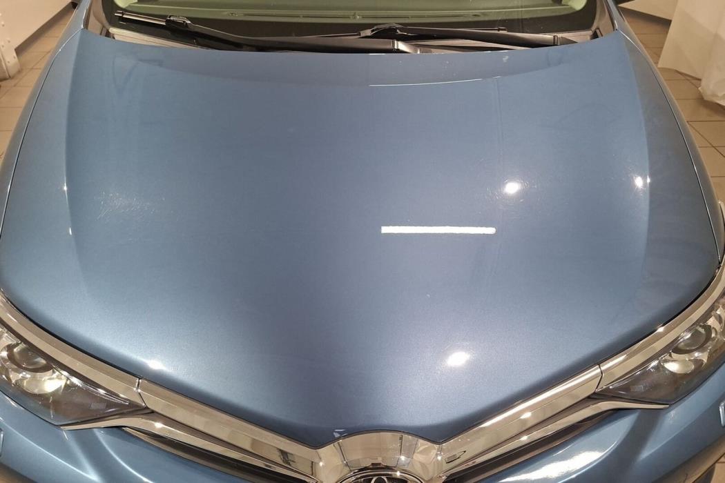 TOYOTA Auris 2015