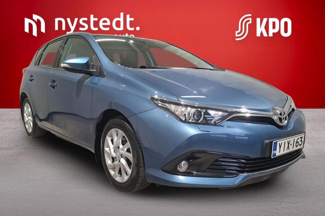 TOYOTA Auris 2015