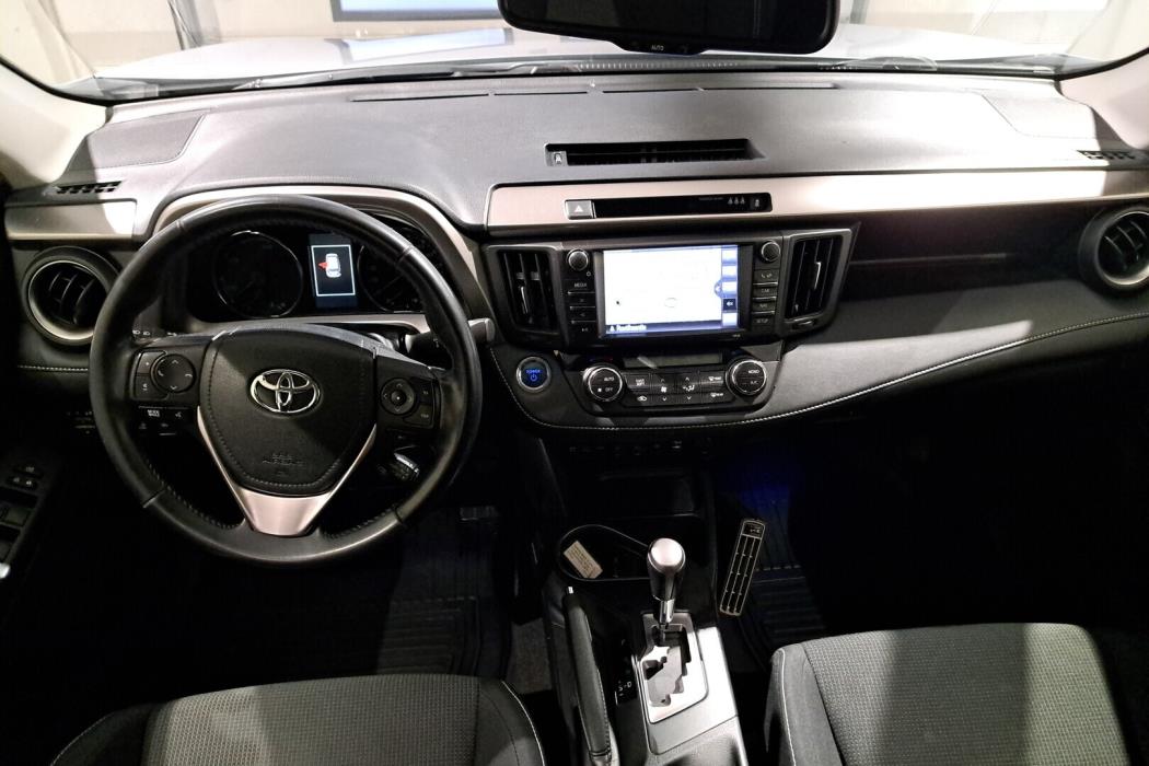 TOYOTA RAV4 2017