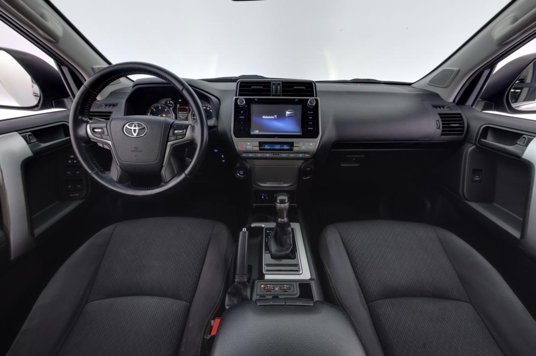 TOYOTA Land Cruiser 2019