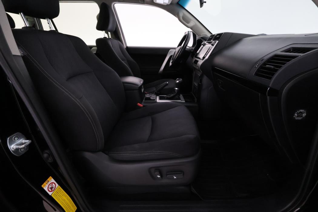 TOYOTA Land Cruiser 2019
