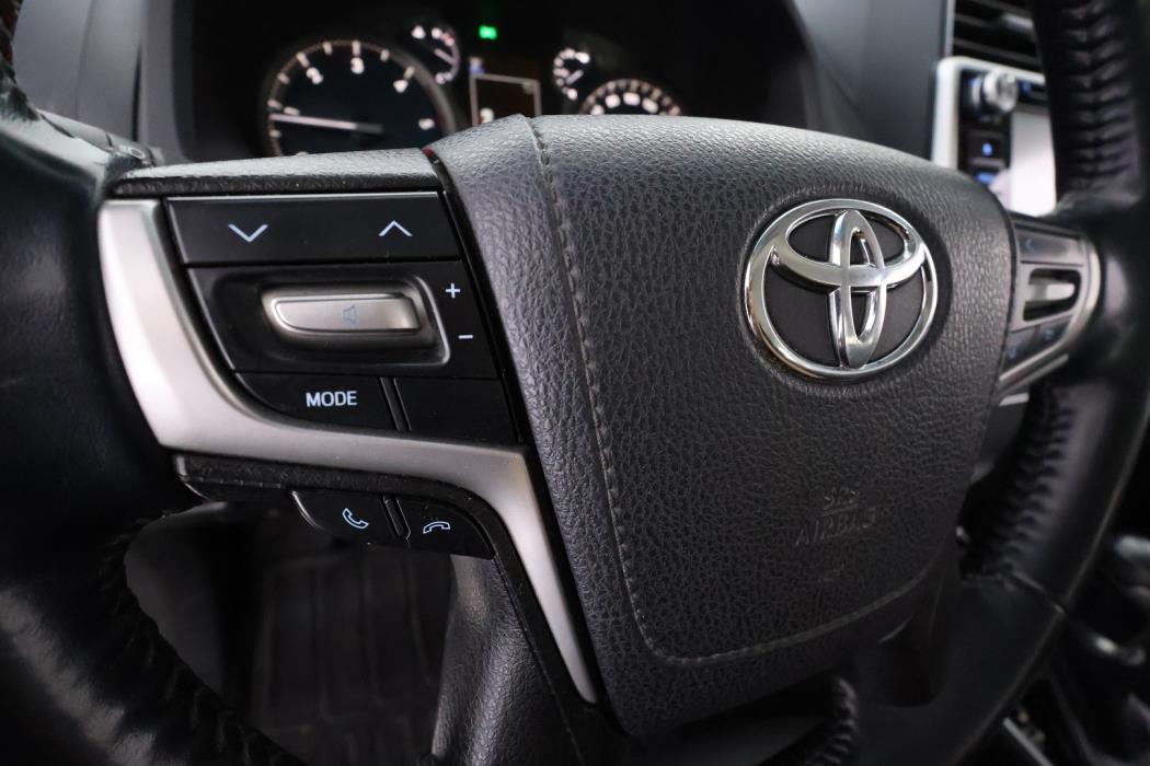 TOYOTA Land Cruiser 2019