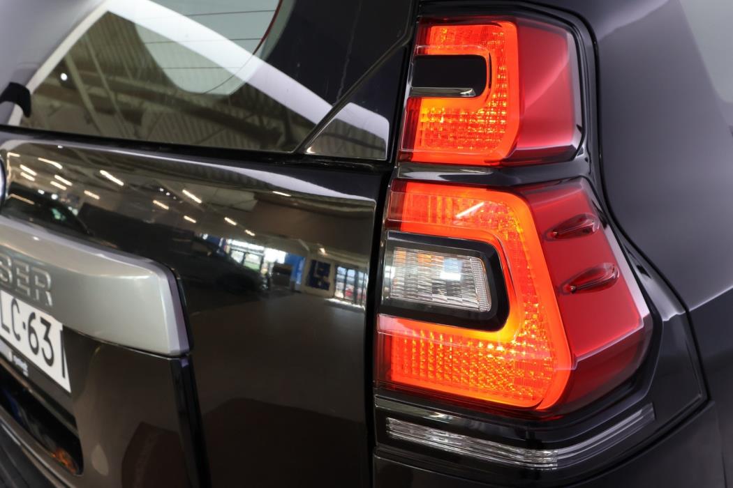 TOYOTA Land Cruiser 2019